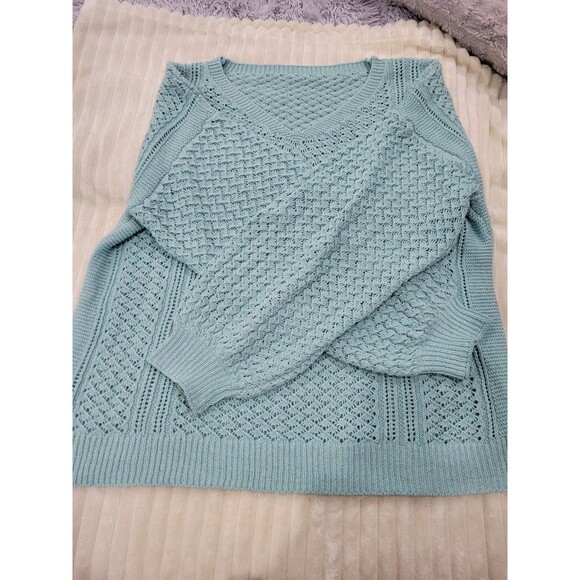 BEAUTIFUL Medium green Sweater. Knit like - Picture 2 of 10